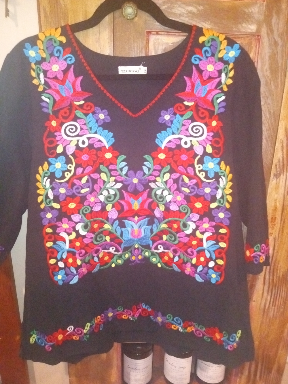 YZXDORWJ Black Embroidered V-Neck Tunic with Multicolor Floral Motifs